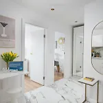 Apartment Gold Premium 950 M To Station Parking