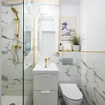Apartment Gold Premium 950 M To Station Parking
