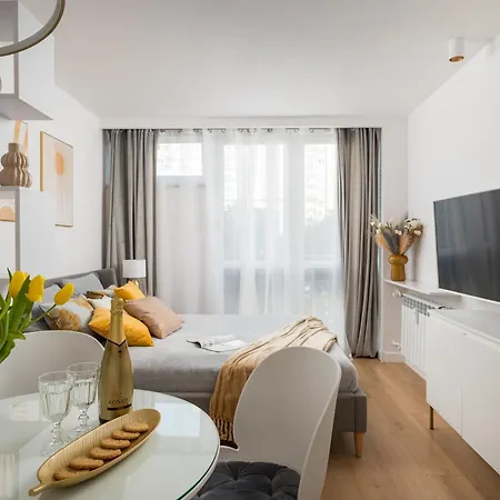 Gold Premium 950 M To Station Parking 华沙