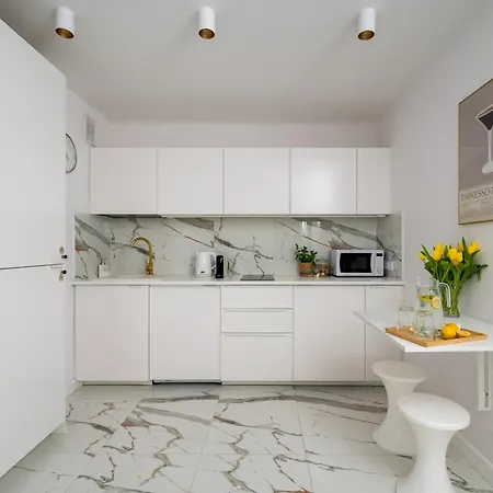 Gold Premium 950 M To Station Parking Apartmán *