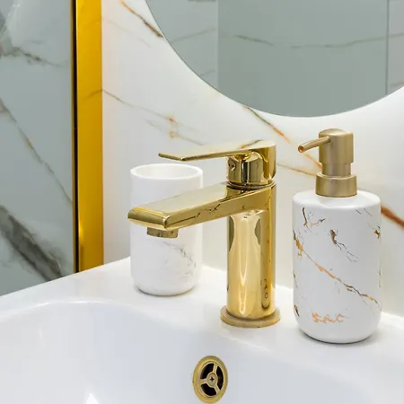 Apartmán Gold Premium 950 M To Station Parking *