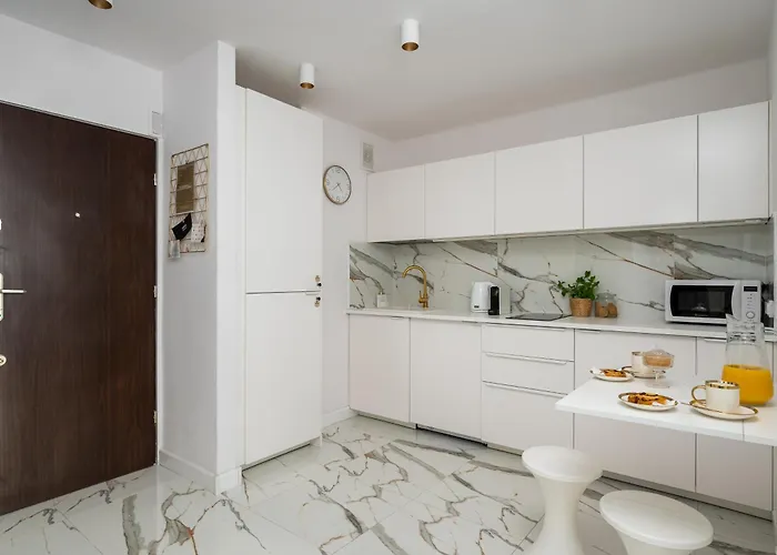 Gold Premium 950 M To Station Parking Apartment