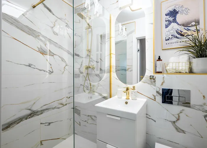 Apartment Gold Premium 950 M To Station Parking